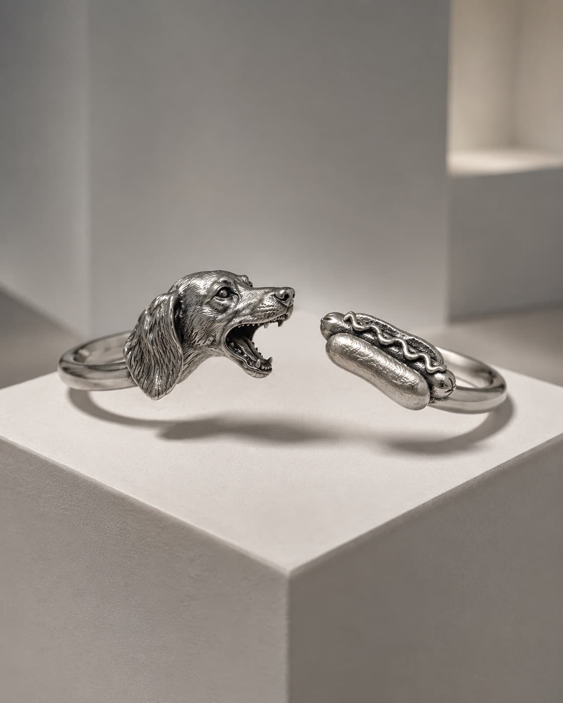 01:001 wiener dog bracelet
