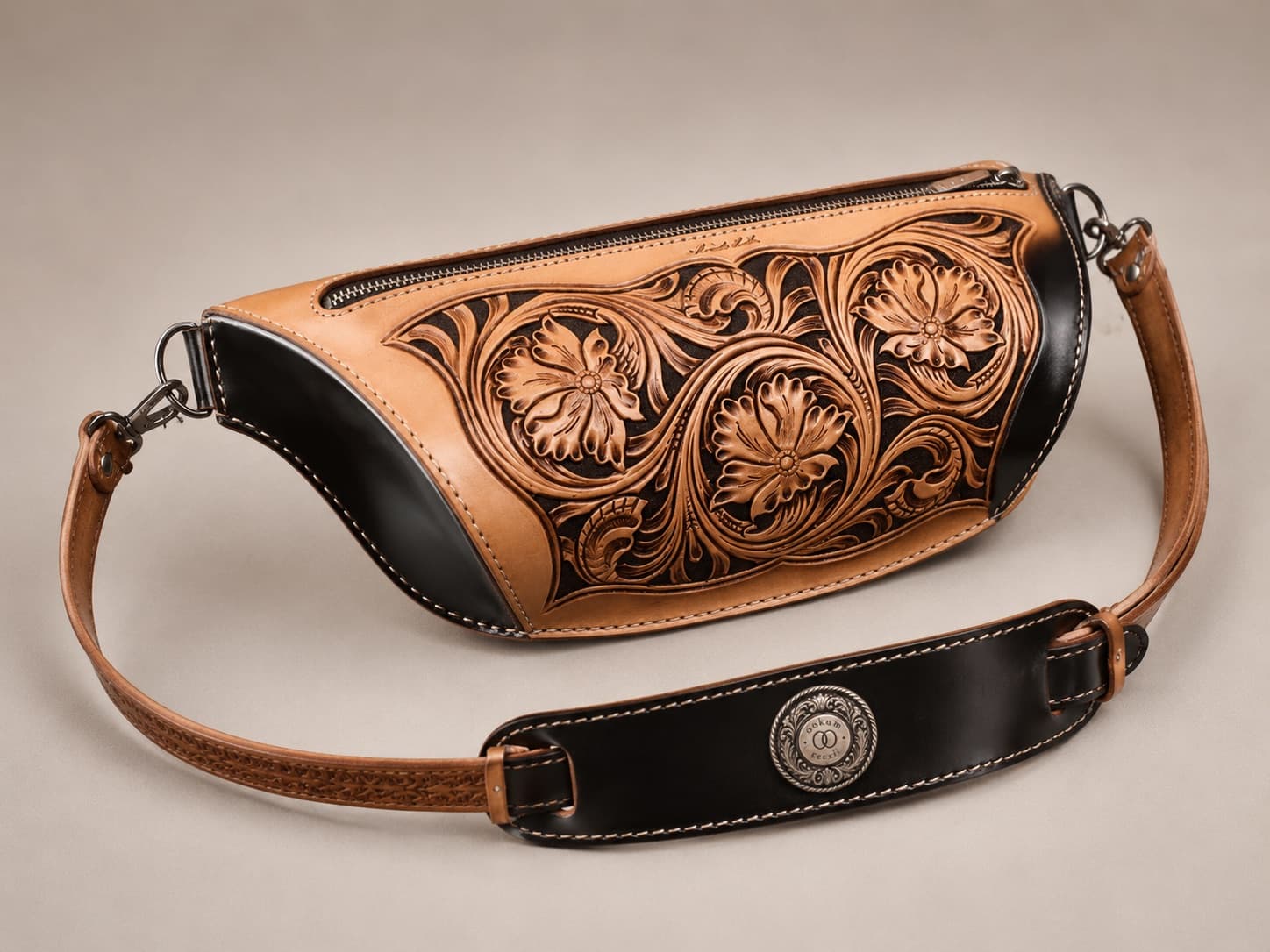01:ccc sling bag